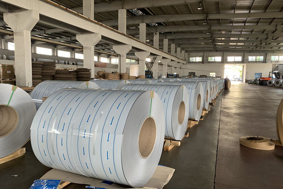 2500mm প্রস্থ আল্ট্রা প্রশস্ত প্রাক-পেইন্ট অ্যালুমিনিয়াম কয়েল প্লেট সুপার প্রশস্ত লেপ অ্যালুমিনিয়াম কয়েল ট্রাক বা ভ্যান শরীরের জন্য ব্যবহৃত