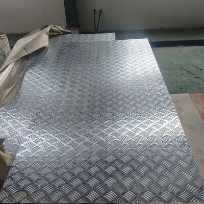 টুল বক্সের জন্য অ্যালুমিনিয়াম অ্যালয় 1050 অ্যালুমিনিয়াম চেকার প্লেট | পুরুত্ব 1.2–3.0 মিমি | প্রস্থ 1000–1500 মিমি | পাঁচ-বার বা ডায়মন্ড প্যাটার্ন | মিল ফিনিশ বা পালিশ